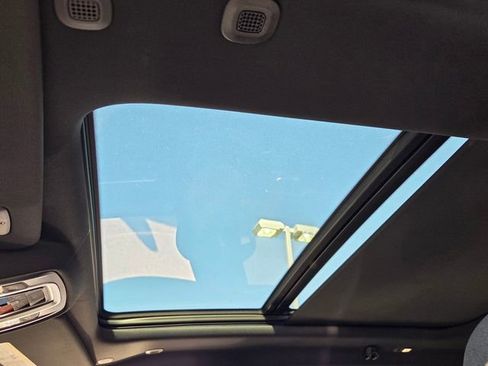 New 2026 RAM 1500 4x4 Crew Cab image 9