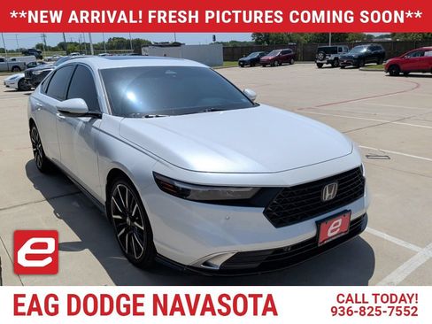 Used 2023 Honda Accord Touring image 1