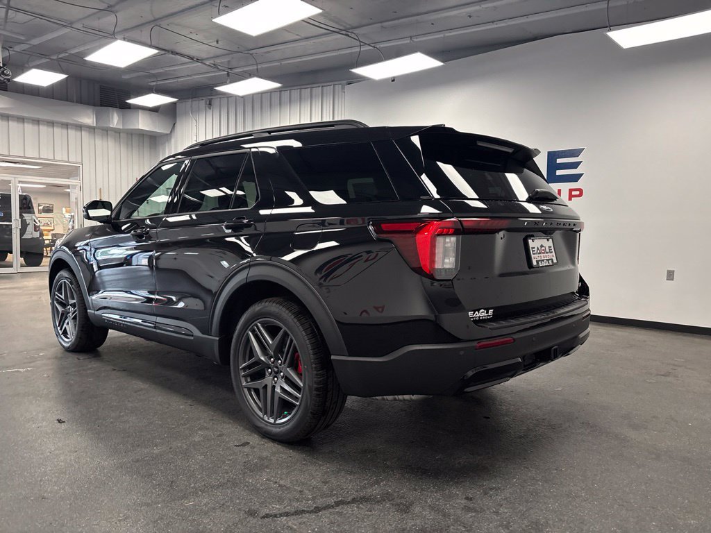New 2026 Ford Explorer ST-Line w/ ST-Line Street Pack AWD/4WD image 8
