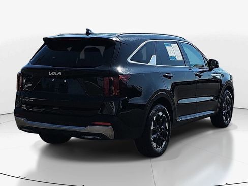Used 2024 Kia Sorento S FWD image 6