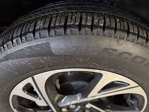 Used 2024 Lincoln Nautilus Premier w/ Equipment Group 102A image 30