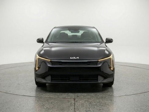 Used 2025 Kia K4 FWD image 2