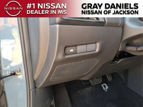 New 2026 Nissan Sentra SR w/ Floor Mat Package FWD image 12