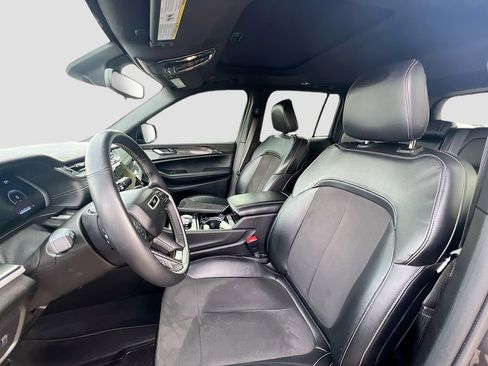 Used 2022 Jeep Grand Cherokee Altitude image 22