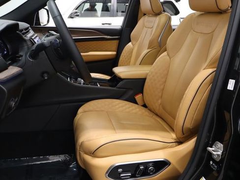 Used 2023 Jeep Grand Cherokee L Summit w/ Advanced Protech Group IV image 17