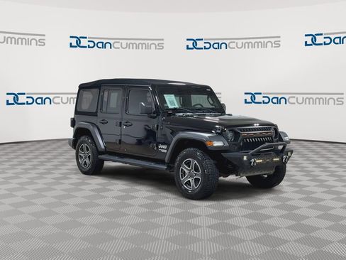 Used 2020 Jeep Wrangler Unlimited Sport AWD/4WD image 3