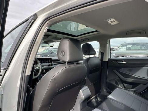 New 2026 Volkswagen Jetta SE FWD image 10