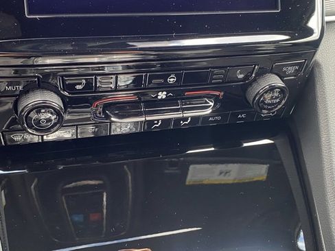 New 2025 Jeep Grand Cherokee Laredo X w/ Luxury Tech Group I image 22