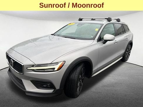 Used 2025 Volvo V60 B5 Cross Country Ultra w/ Protection Package Premier AWD/4WD image 5