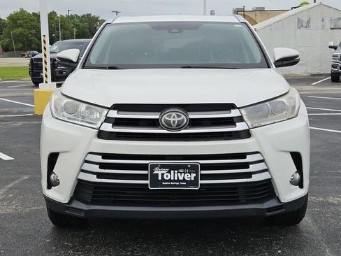Used 2018 Toyota Highlander XLE FWD image 3