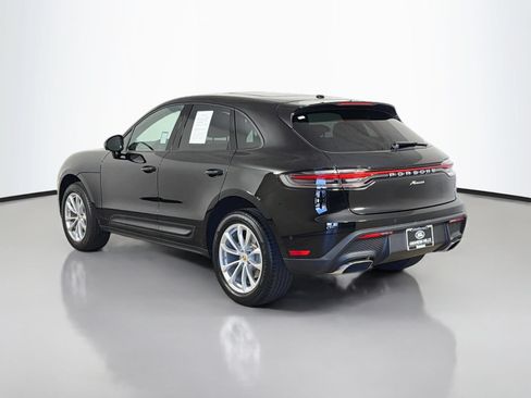 Used 2025 Porsche Macan AWD/4WD image 3