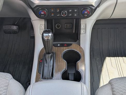 Used 2019 GMC Acadia SLE w/ LPO, Floor Liner Package image 18
