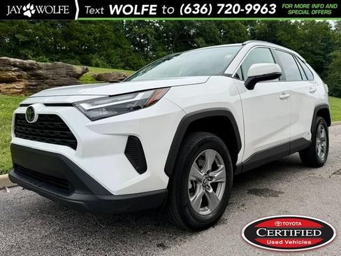 Used 2025 Toyota RAV4 XLE AWD/4WD image 1
