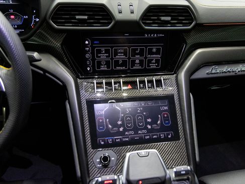 Used 2024 Lamborghini Urus S AWD/4WD image 38