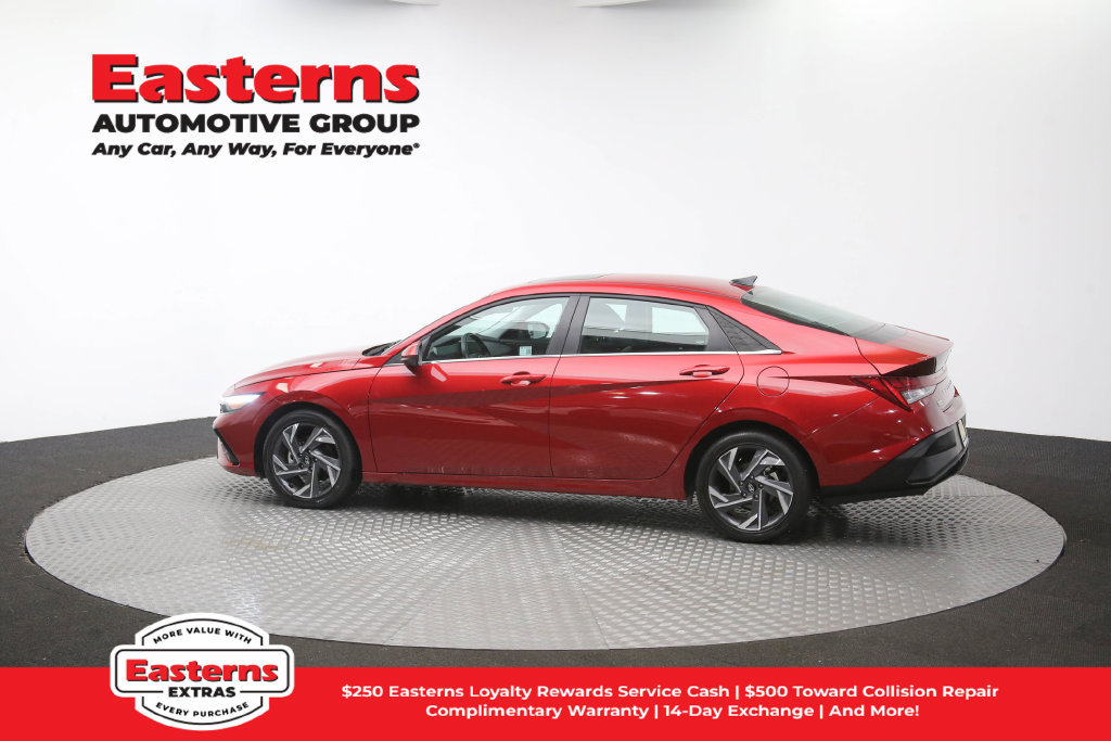 Used 2025 Hyundai Elantra SEL FWD image 64