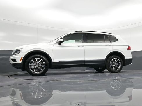Used 2020 Volkswagen Tiguan SE image 34