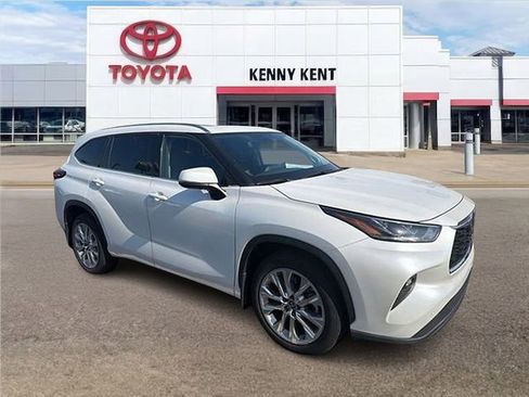 Used 2023 Toyota Highlander Limited AWD/4WD image 1