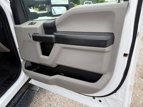 Used 2019 Ford F550 4x4 Regular Cab Super Duty image 26