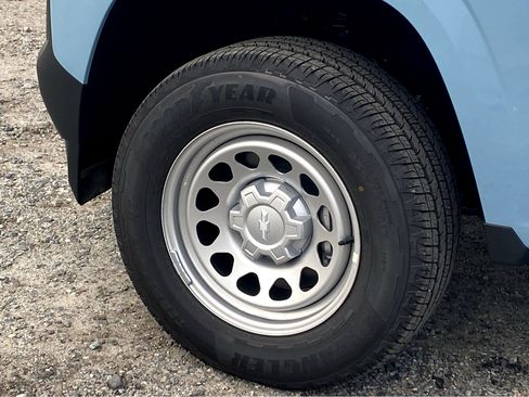 New 2025 Chevrolet Colorado W/T image 24