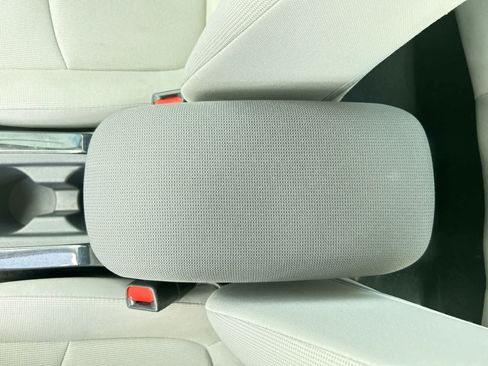Used 2022 Toyota Corolla LE FWD image 21