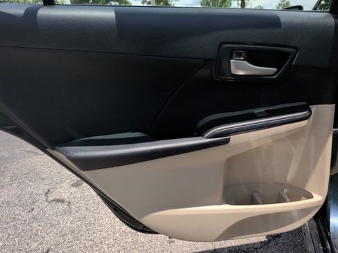 Used 2012 Toyota Camry LE FWD image 23