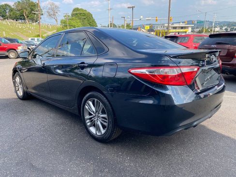Used 2015 Toyota Camry SE FWD image 5