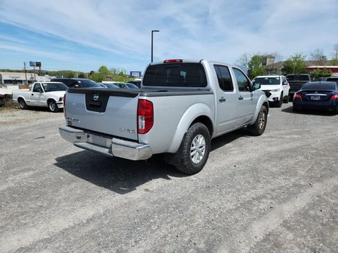 Used 2018 Nissan Frontier SV image 6