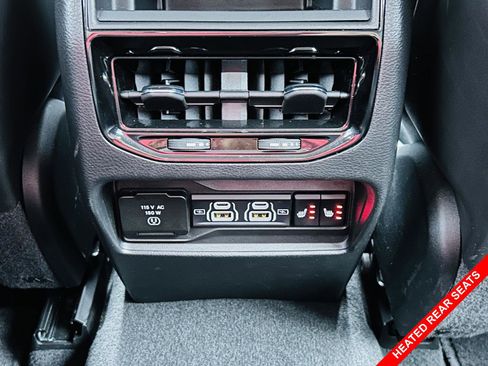 Used 2023 Jeep Grand Cherokee Limited w/ Black Appearance Package AWD/4WD image 6