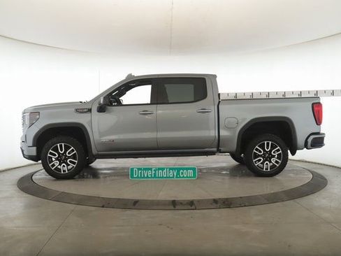 Used 2024 GMC Sierra 1500 AT4 w/ Technology Package image 9