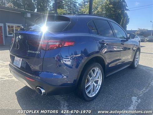 Used 2018 Alfa Romeo Stelvio Sport w/ Quick Order Package 22J Sport AWD/4WD image 7