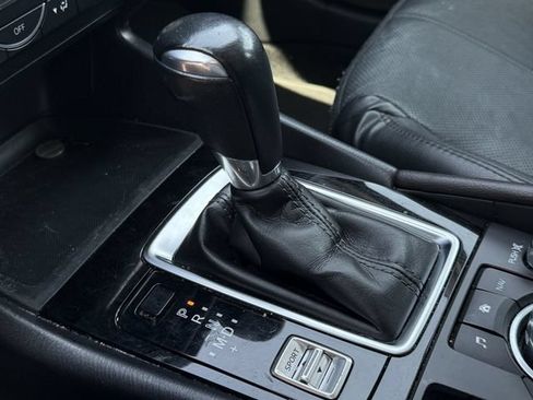 Used 2018 MAZDA MAZDA3 Grand Touring w/ Premium Equipment Package FWD image 17