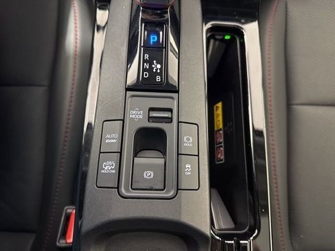 Used 2024 Toyota Prius Prime FWD image 17