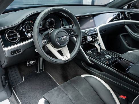Certified 2025 Bentley Flying Spur Plug-In Hybrid AWD/4WD image 28