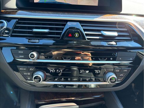 Used 2020 BMW M550i xDrive w/ Executive Package image 37