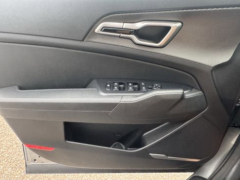 Certified 2023 Kia Sportage LX image 9