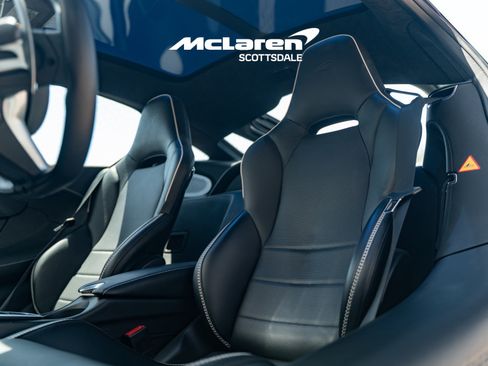 Used 2023 McLaren GT RWD image 11