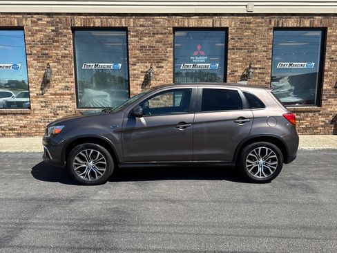 Used 2017 Mitsubishi Outlander Sport ES AWD/4WD image 3