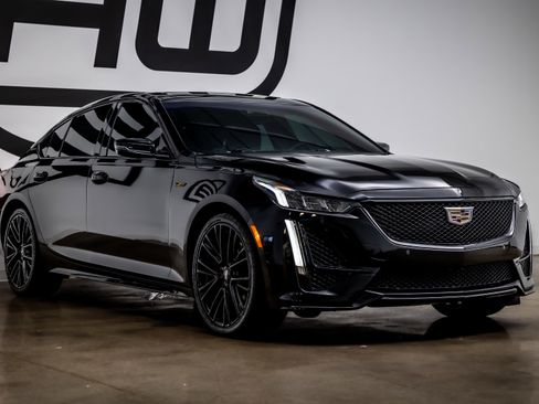 Used 2024 Cadillac CT5 V w/ LPO, ONYX Package image 26