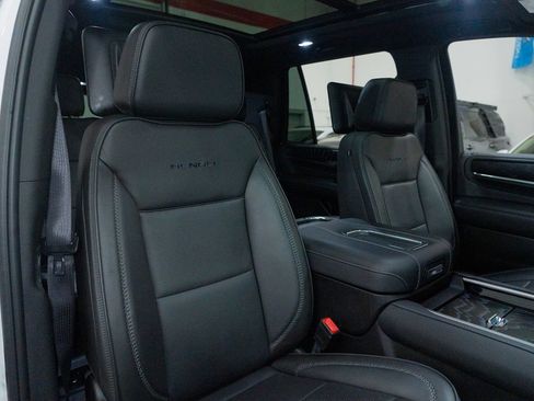 Used 2024 GMC Yukon Denali AWD/4WD image 45