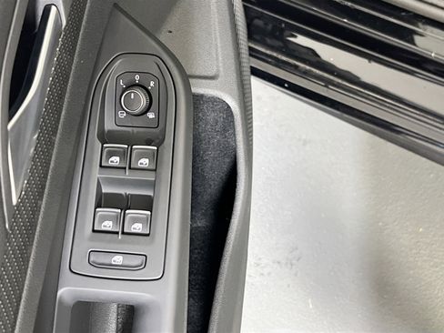 Used 2024 Volkswagen Golf R image 17