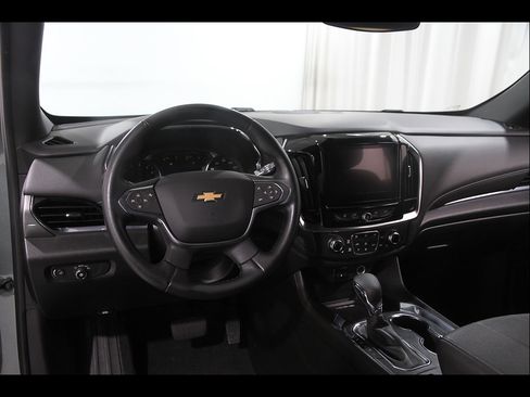 Used 2023 Chevrolet Traverse LT FWD image 6