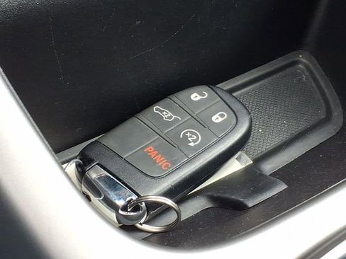 Used 2020 Jeep Compass Latitude FWD image 25