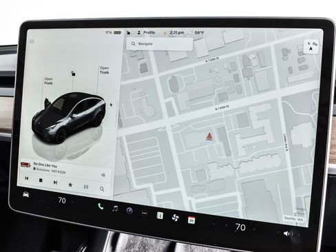 Used 2023 Tesla Model Y Long Range AWD/4WD image 25