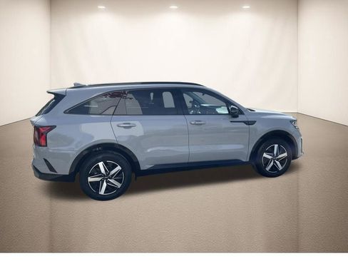 Used 2023 Kia Sorento EX w/ Panoramic Sunroof Package FWD image 7