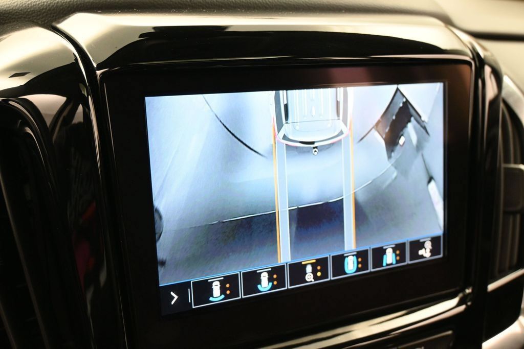Used 2021 Chevrolet Traverse Premier w/ Redline Edition FWD image 23