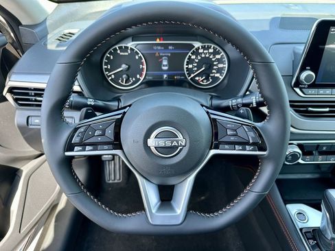 Certified 2025 Nissan Altima 2.5 SR FWD image 18