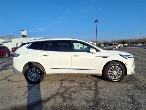 Used 2024 Buick Enclave Premium image 11