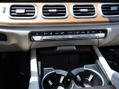 Certified 2024 Mercedes-Benz GLS 450 4MATIC image 42