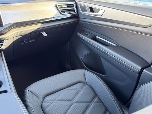 New 2026 Volkswagen Atlas Cross Sport SE image 24