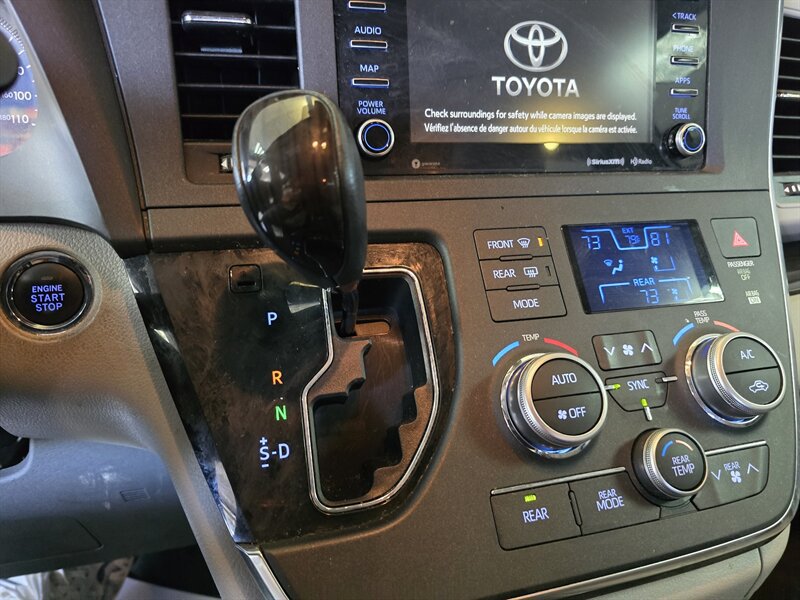 Used 2019 Toyota Sienna XLE w/ XLE Navigation Package FWD image 24